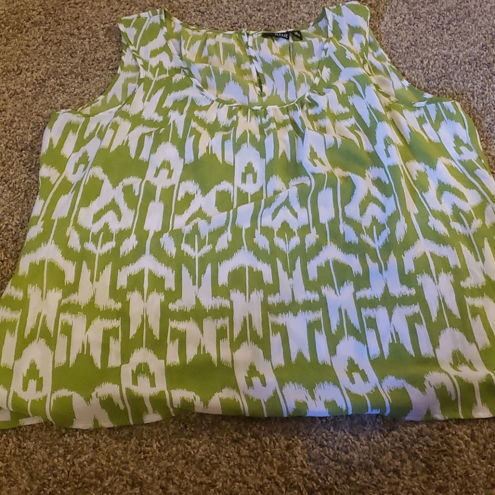 Wide strap tanktop